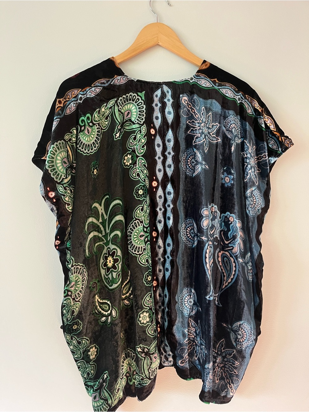 Farm Rio Sweet Mermaids Velvet Paisley Kimono Top - Picture 2 of 6